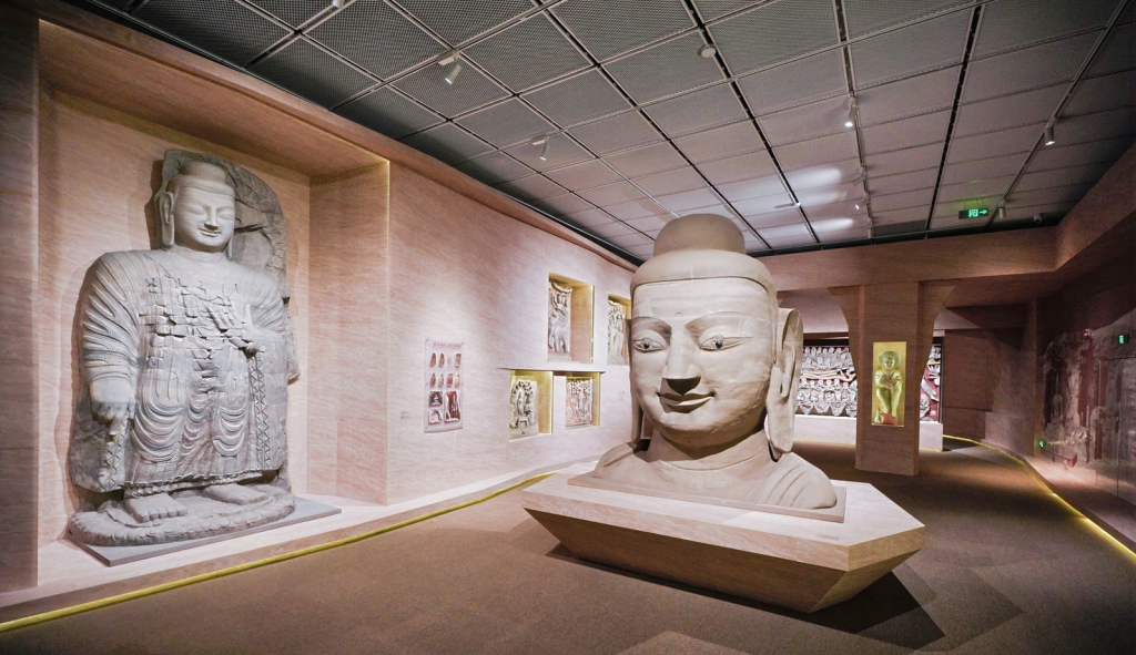 云冈石窟来上海“出差”了,第20窟西立佛复原像等重磅展品亮相
